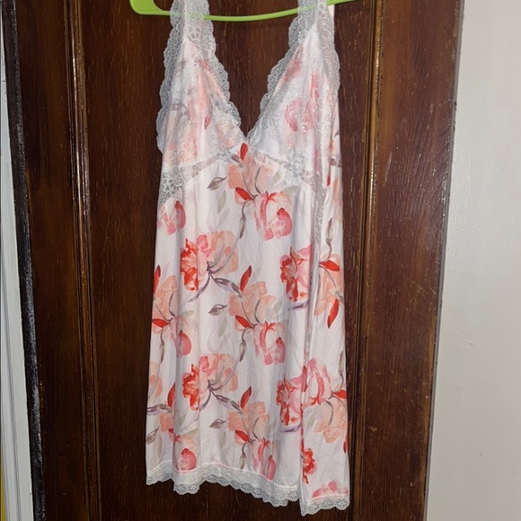 Coral Floral Midi Dress with V-Neckline and Watercolor Print - Picture 1 of 1
